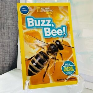 Buzz, Bee❕ 🐝 National Geographic Kids Pre-reader Paperback Book